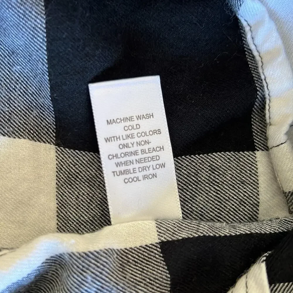 Nollie Slim Fit Juniors Size M Black & White Check Blouse Button Down Preppy